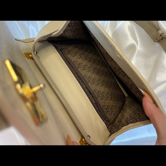 ✨SOLD✨ Rare vintage YSL 2 way crossbody brief - Picture 7 of 8